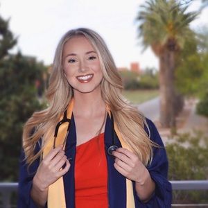 Meet your Posher, Julia